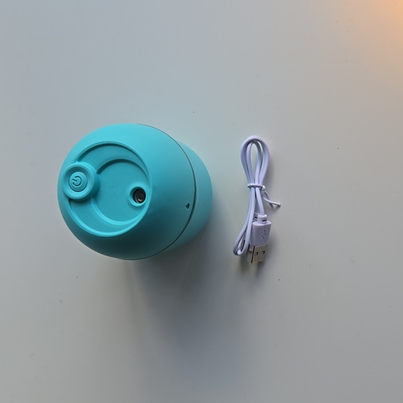 Portable Room Diffuser/Humidifier - Picture 3 of 3